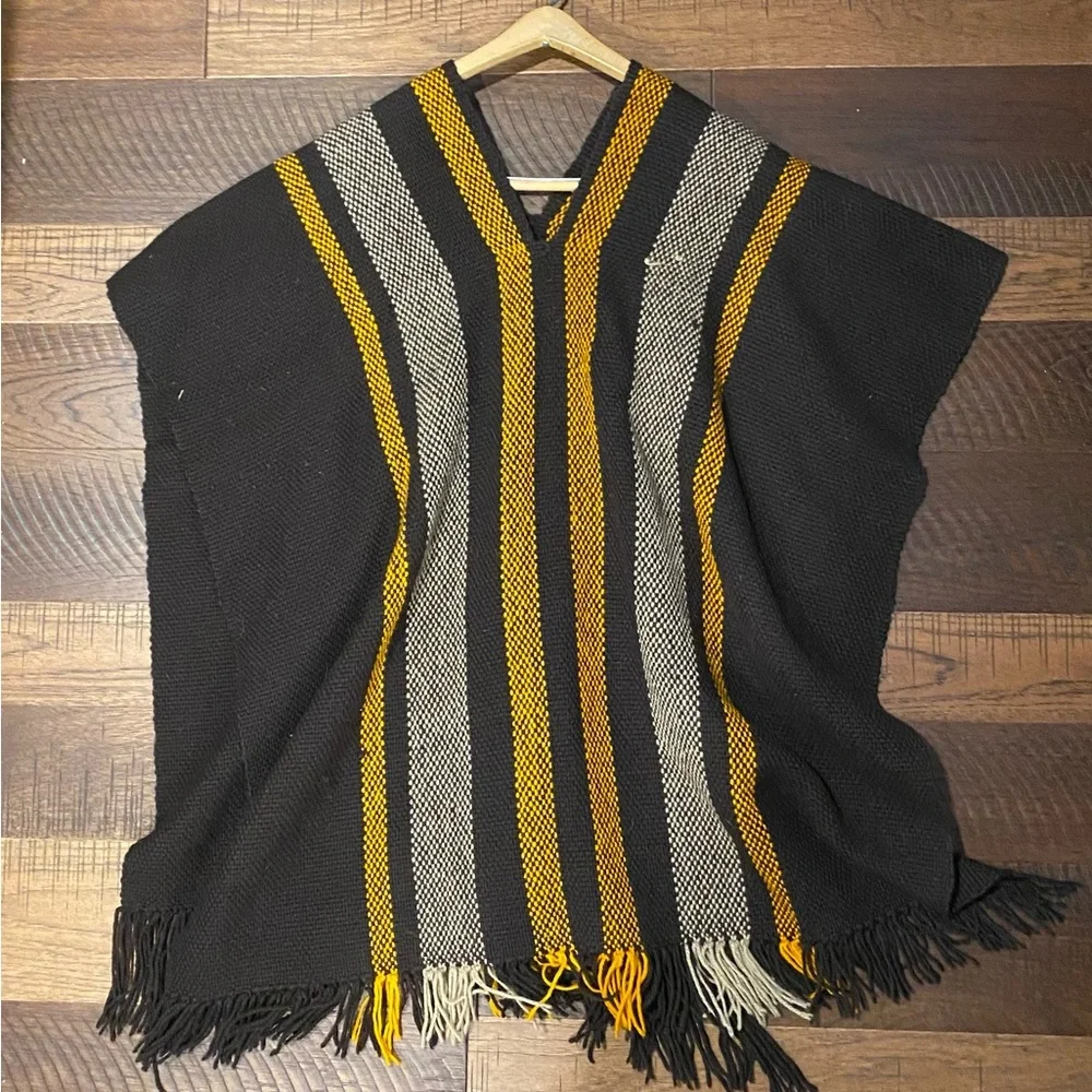 Vintage Woven Poncho - Picture 2 of 6